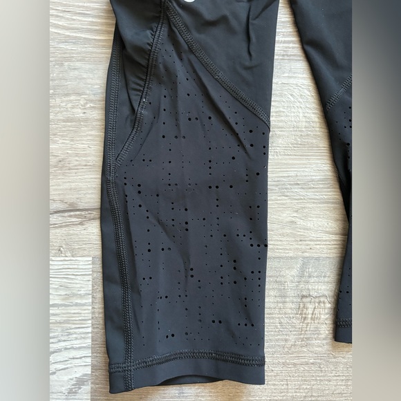 Lululemon leggings Size 4 - Picture 7 of 7